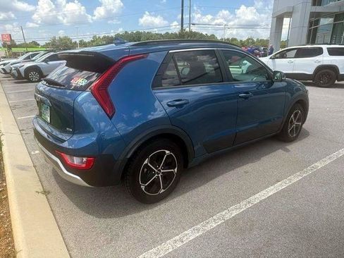 Used 2023 Kia Niro EX FWD image 5