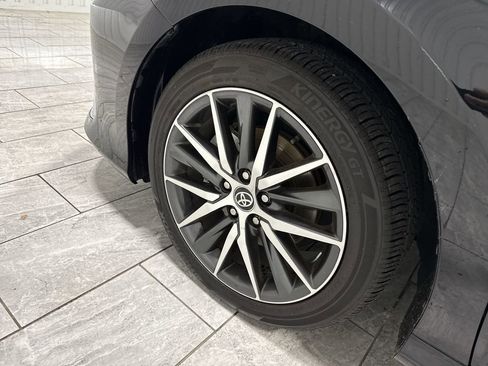 Used 2022 Toyota Camry XLE image 34