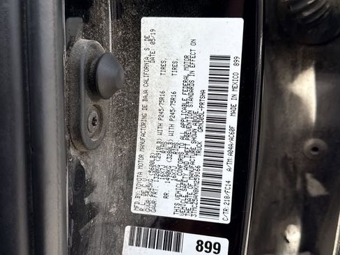 Used 2019 Toyota Tacoma SR5 AWD/4WD image 24