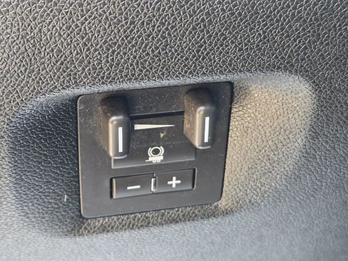 Used 2011 Chevrolet Silverado 2500 LTZ AWD/4WD image 23