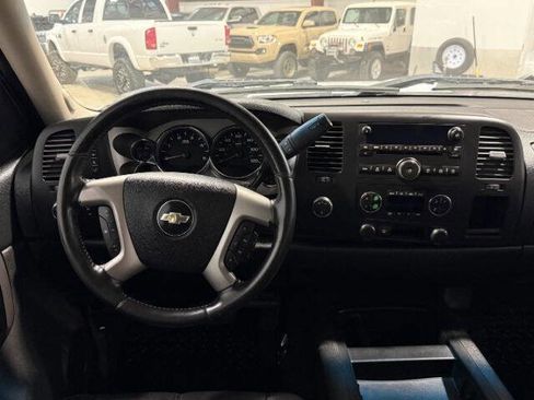 Used 2007 Chevrolet Silverado 2500 LT w/ 2LT Convenience Package image 17