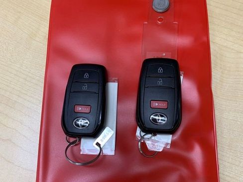 New 2025 Toyota Tacoma TRD Off-Road image 33