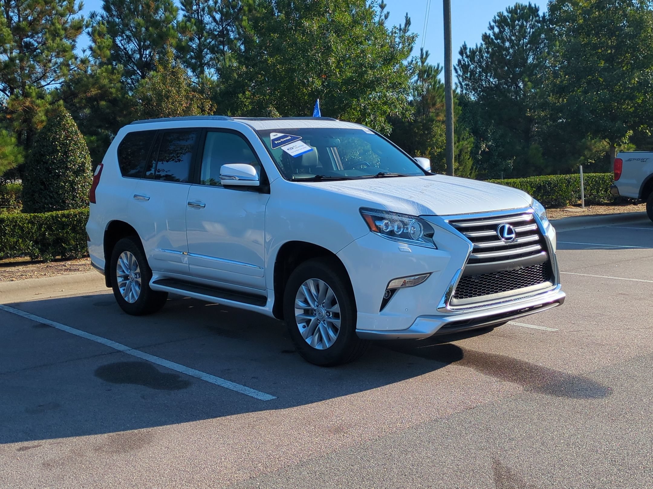 Used 2019 Lexus GX 460 Premium AWD/4WD image 2