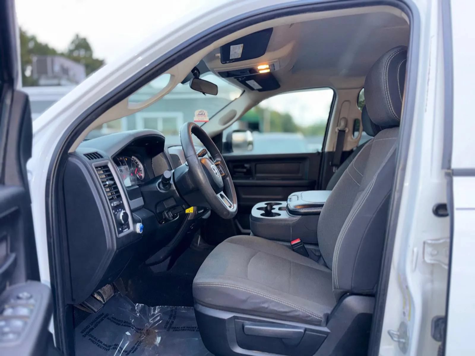 Used 2018 RAM 2500 Tradesman w/ Chrome Appearance Group AWD/4WD image 10