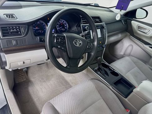 Used 2016 Toyota Camry LE image 9