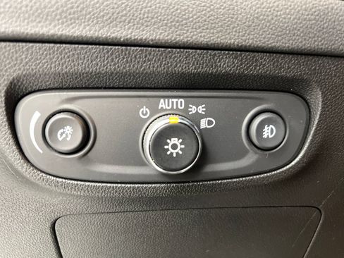 Used 2022 Buick Encore GX Select w/ Sport Touring Package FWD image 46