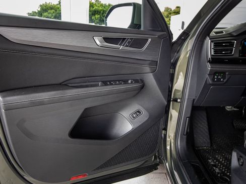 Used 2026 Volkswagen Atlas Cross Sport SE FWD image 22