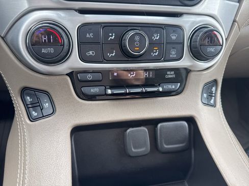 Used 2020 GMC Yukon SLT w/ Premium Edition image 18