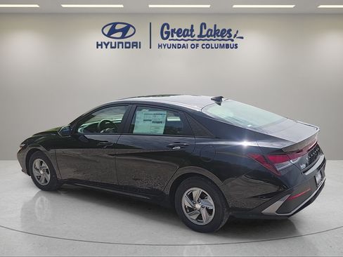 New 2026 Hyundai Elantra SE FWD image 7