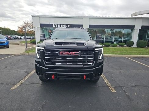 Used 2025 GMC Sierra 2500 AT4 w/ AT4 Premium Plus Package image 2