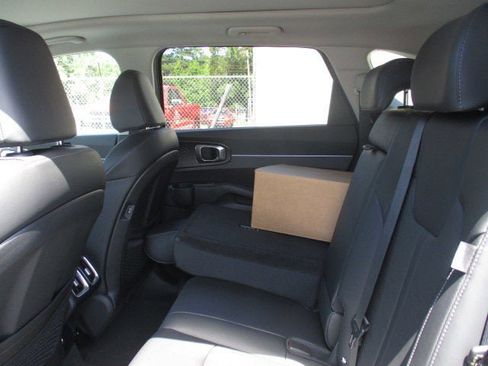 New 2025 Kia Sorento S w/ Panoramic Sunroof Package image 15