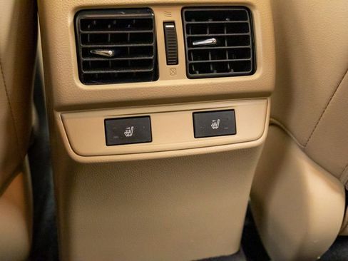 Used 2016 Subaru Outback 2.5i Limited image 21