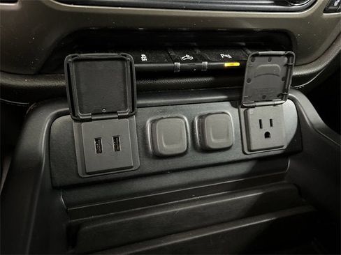 Certified 2018 Chevrolet Silverado 1500 High Country image 36