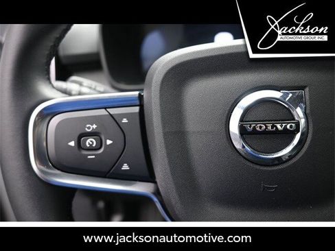 Certified 2025 Volvo XC40 B5 Core w/ Protection Package Premier image 15