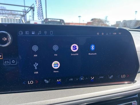 New 2026 Chevrolet Traverse LT image 24