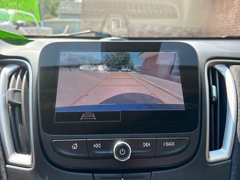 Used 2025 Chevrolet Malibu LT FWD image 12
