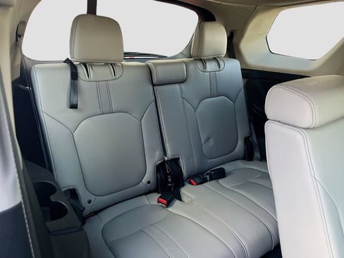 Used 2025 Honda Pilot EX-L image 27