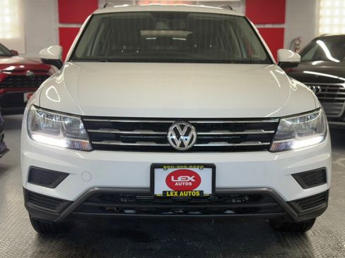 Used 2021 Volkswagen Tiguan SE image 3