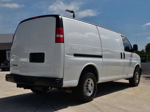 Used 2020 Chevrolet Express 2500 RWD image 7