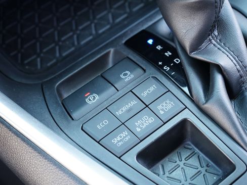 Used 2023 Toyota RAV4 XLE Premium image 22