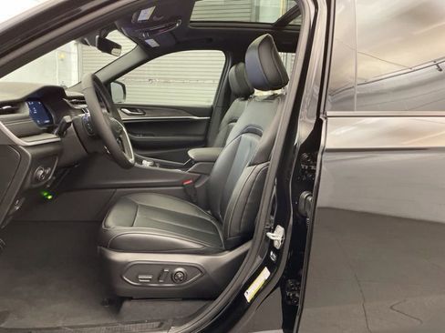 New 2025 Jeep Grand Cherokee Limited AWD/4WD image 16