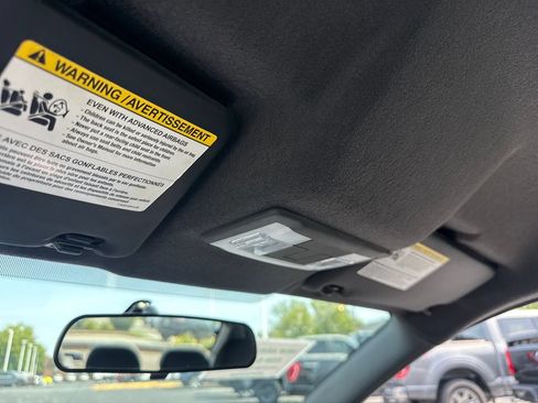 Used 2010 Ford Focus SE FWD image 32