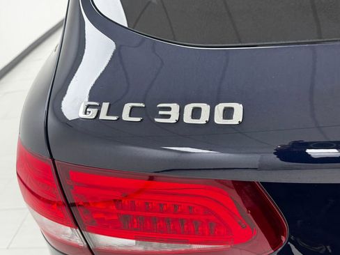 Used 2018 Mercedes-Benz GLC 300 4MATIC image 36