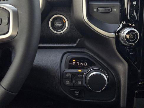 New 2026 RAM 1500 4x4 Crew Cab image 19
