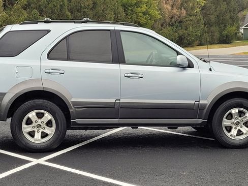 Used 2004 Kia Sorento 4dr LX 4WD Auto image 7