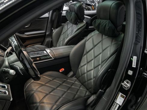 Used 2024 Mercedes-Benz Maybach S 680 4MATIC image 23