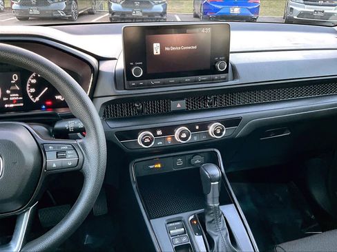 Used 2023 Honda CR-V LX image 6