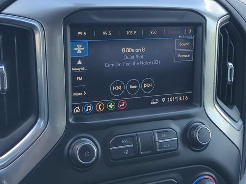 Used 2019 Chevrolet Silverado 1500 LT Trail Boss AWD/4WD image 17