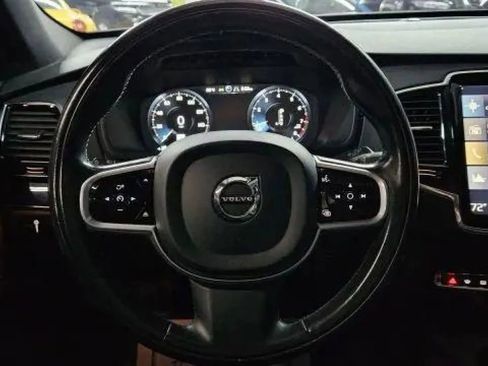 Used 2018 Volvo XC90 T5 Momentum w/ Convenience Package image 23
