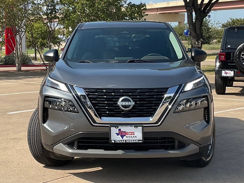 Used 2023 Nissan Rogue S FWD image 2