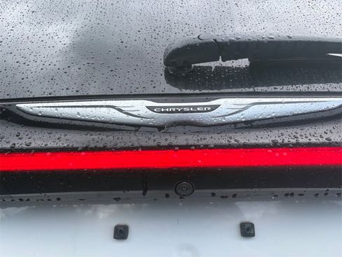 Used 2023 Chrysler Pacifica Limited w/ Trailer Tow Group image 17