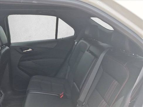 Certified 2022 Chevrolet Equinox RS FWD image 12