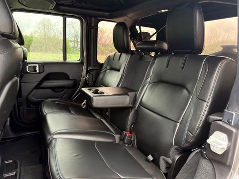 Used 2022 Jeep Wrangler Unlimited Rubicon 4xe image 22
