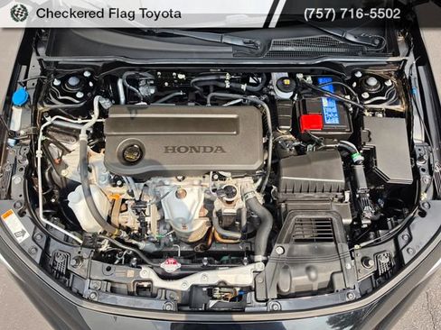 Used 2025 Honda Civic Sport image 11