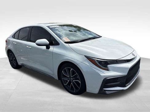 Used 2021 Toyota Corolla SE FWD image 3