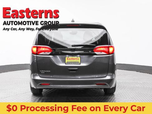 Used 2023 Chrysler Voyager LX FWD image 6
