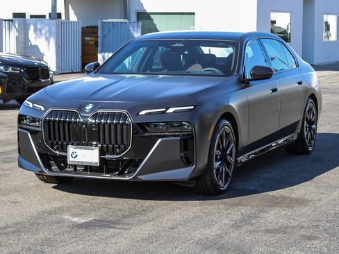 Used 2026 BMW 740i w/ Premium Package image 3