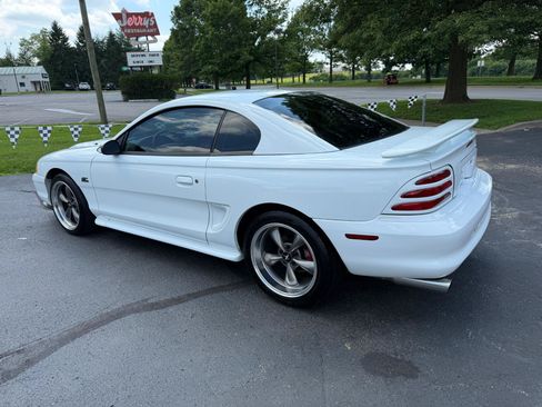 Used 1994 Ford Mustang GT RWD image 8