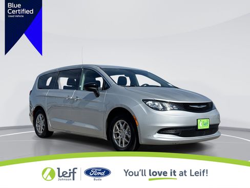 Used 2024 Chrysler Voyager LX image 1