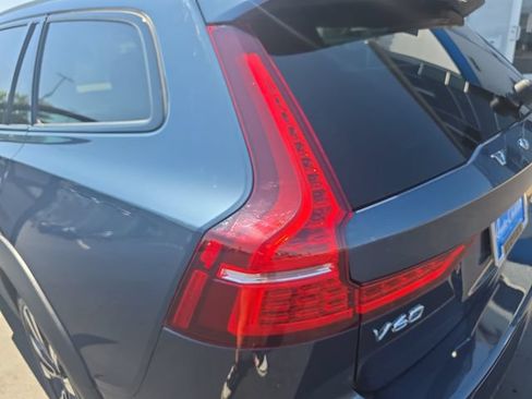 Used 2020 Volvo V60 T5 Cross Country w/ Protection Package AWD/4WD image 36