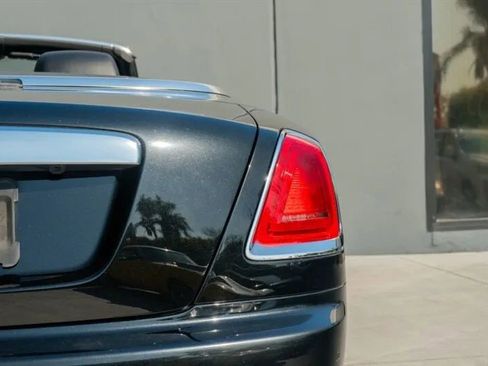 Used 2018 Rolls-Royce Dawn image 44