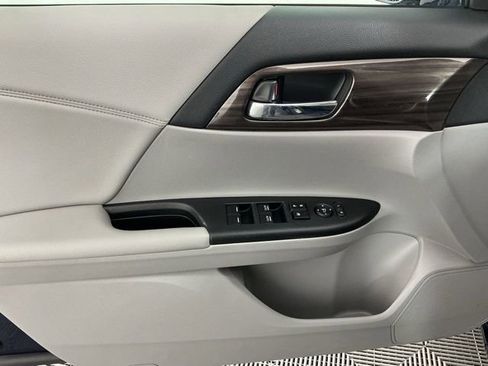 Used 2016 Honda Accord EX image 7