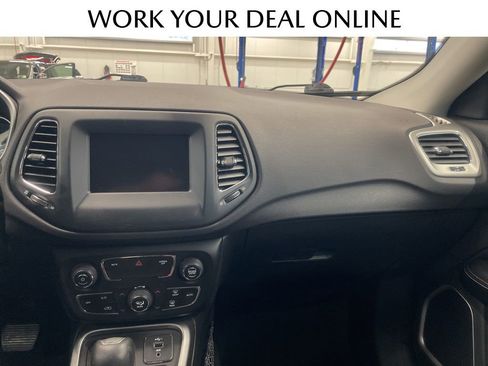 Used 2020 Jeep Compass Latitude AWD/4WD image 19