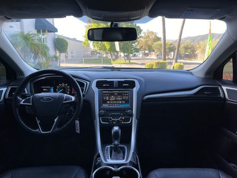 Used 2016 Ford Fusion SE w/ Equipment Group 202A FWD image 12