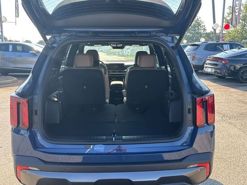 Certified 2025 Kia Sorento SX Prestige w/ Olive Brown Leather Package AWD/4WD image 18