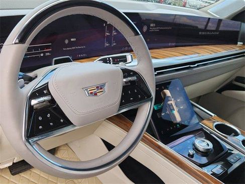 Certified 2025 Cadillac Escalade Premium Luxury Platinum image 15